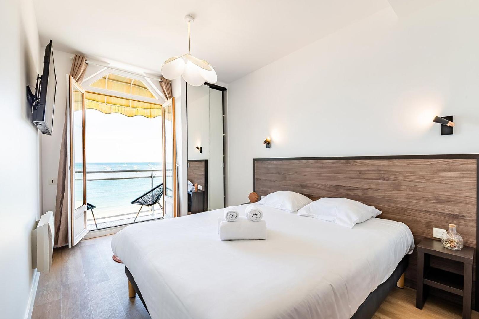 Les Pieds Dans L'Eau - Appartment 1 - Vue Mer Cancale Esterno foto