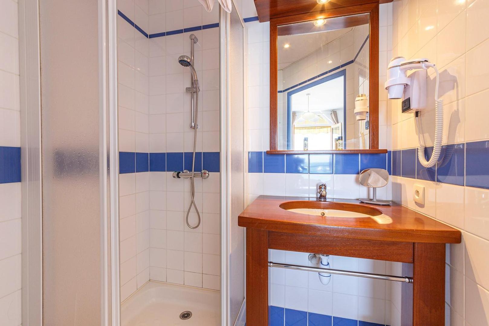 Les Pieds Dans L'Eau - Appartment 1 - Vue Mer Cancale Esterno foto